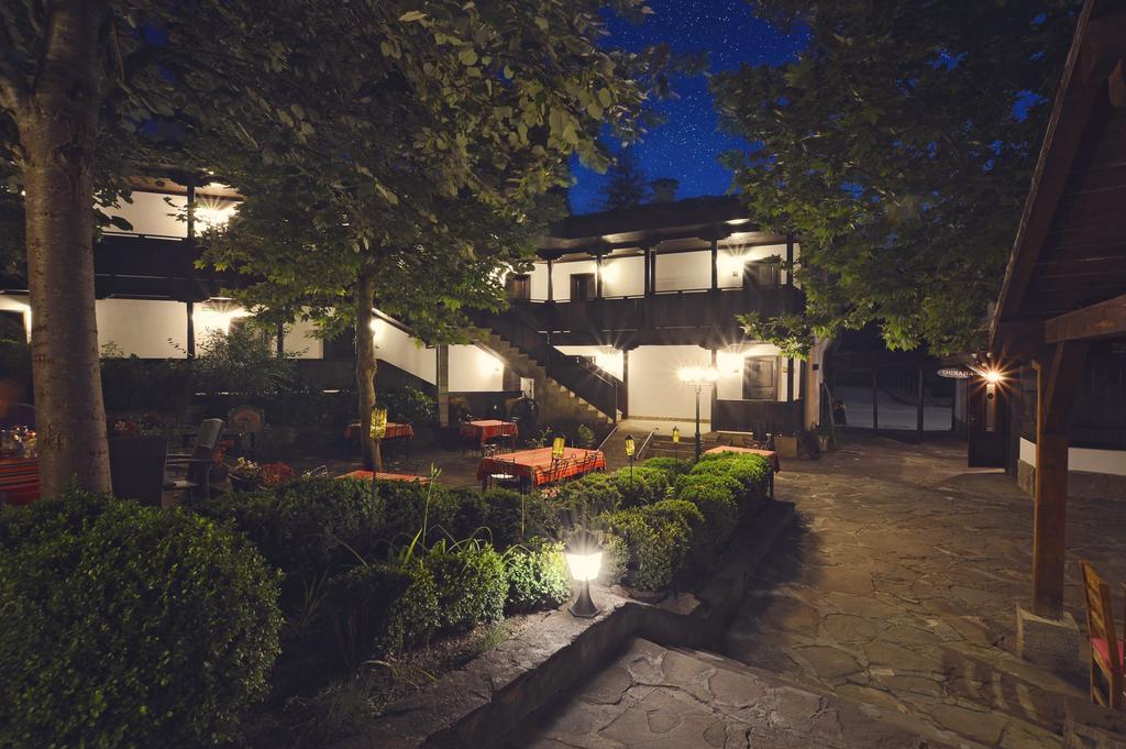 Family Hotel Fenerite Gabrovo Extérieur photo