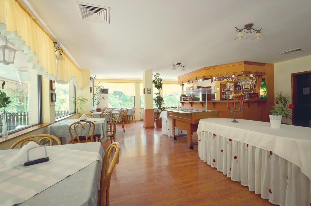 Family Hotel Fenerite Gabrovo Extérieur photo