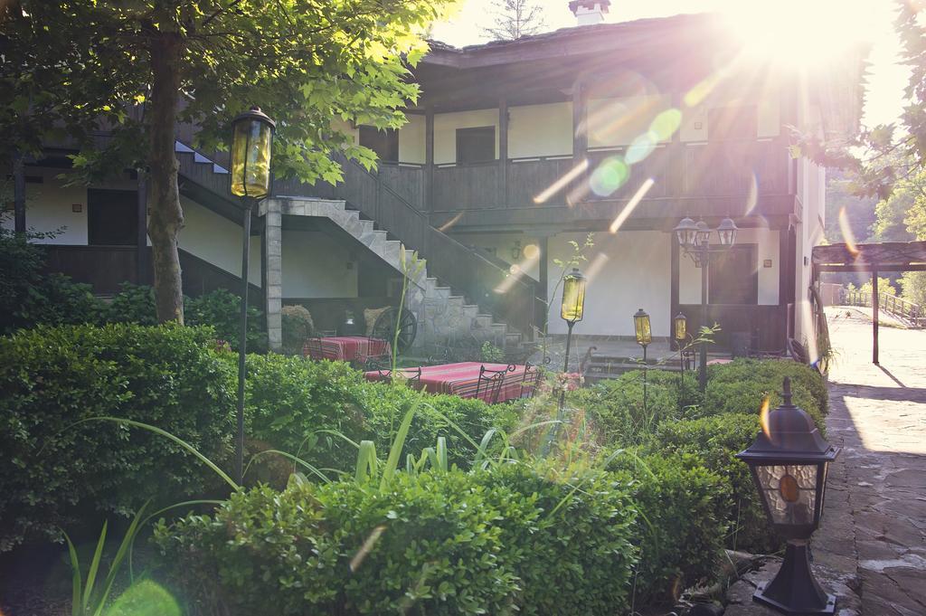Family Hotel Fenerite Gabrovo Extérieur photo