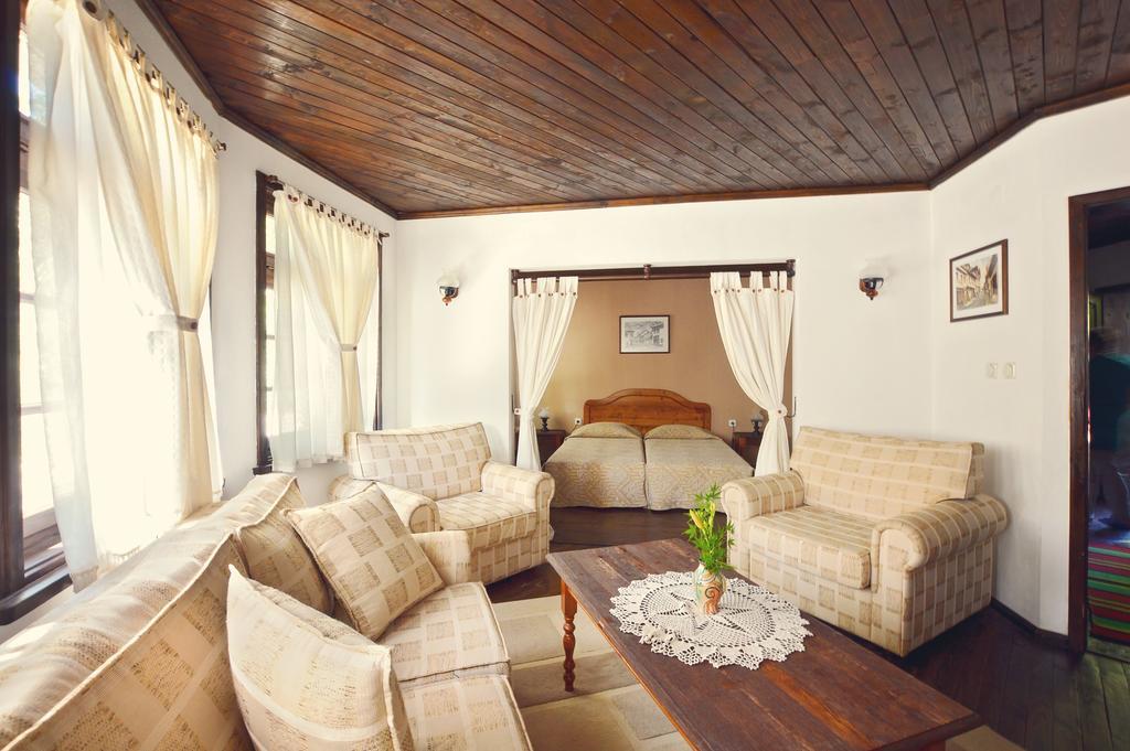 Family Hotel Fenerite Gabrovo Extérieur photo