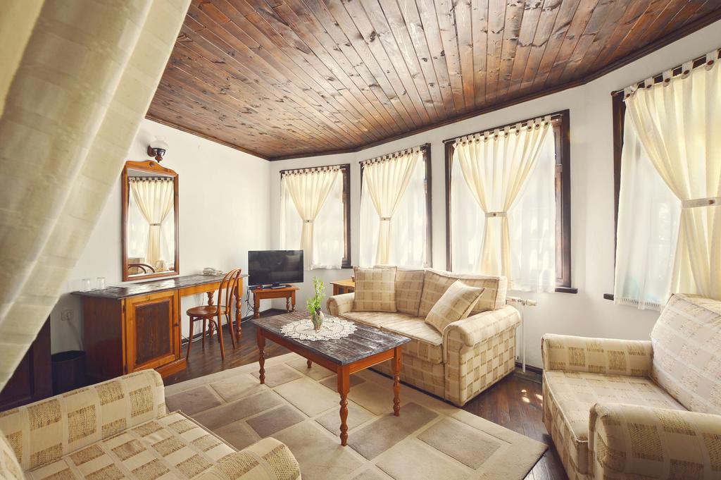 Family Hotel Fenerite Gabrovo Extérieur photo