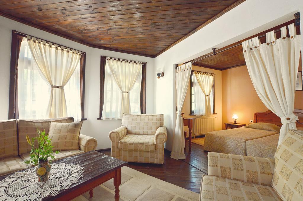 Family Hotel Fenerite Gabrovo Extérieur photo