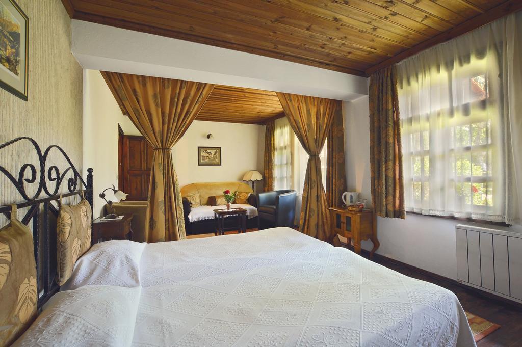 Family Hotel Fenerite Gabrovo Extérieur photo