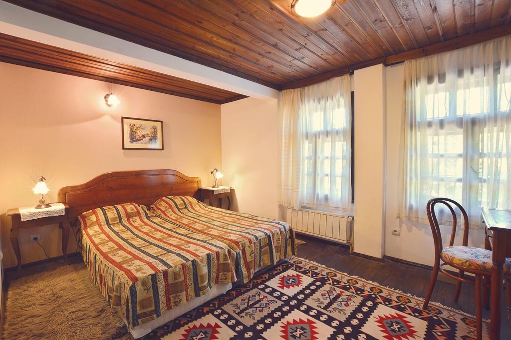 Family Hotel Fenerite Gabrovo Extérieur photo