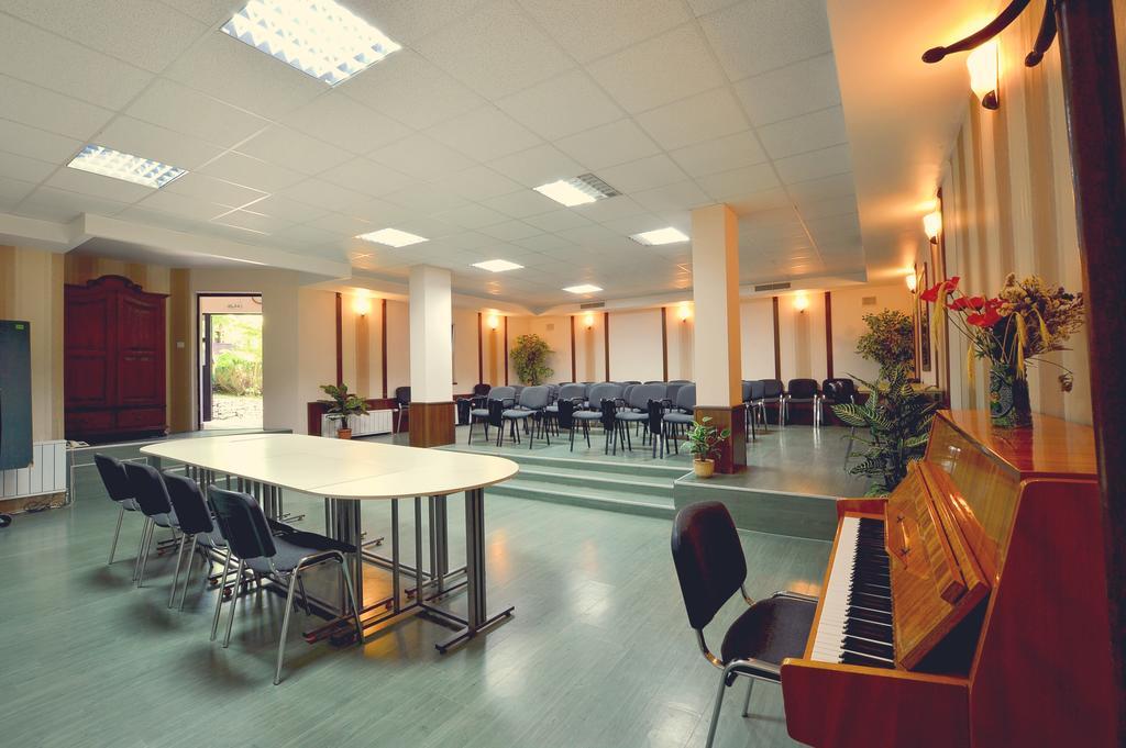 Family Hotel Fenerite Gabrovo Extérieur photo