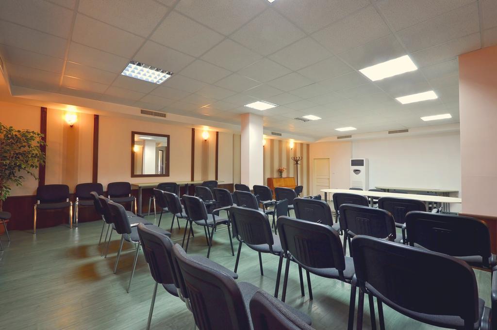 Family Hotel Fenerite Gabrovo Extérieur photo