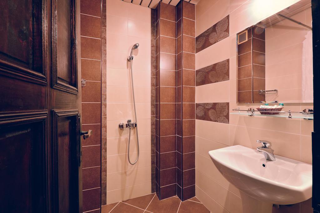 Family Hotel Fenerite Gabrovo Extérieur photo