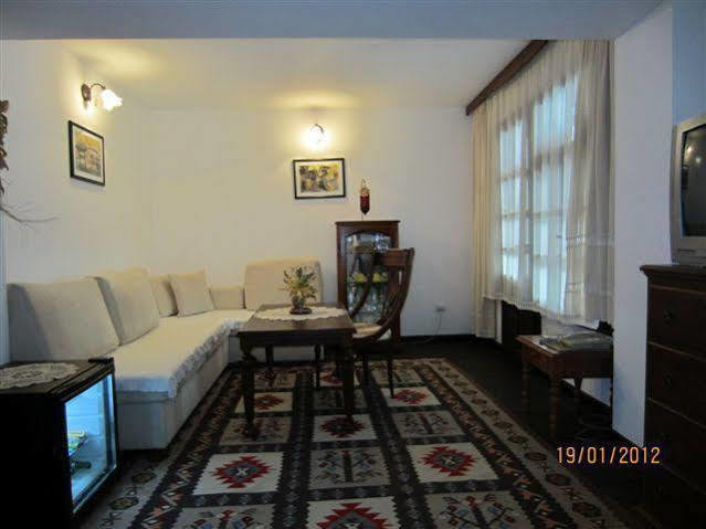 Family Hotel Fenerite Gabrovo Extérieur photo