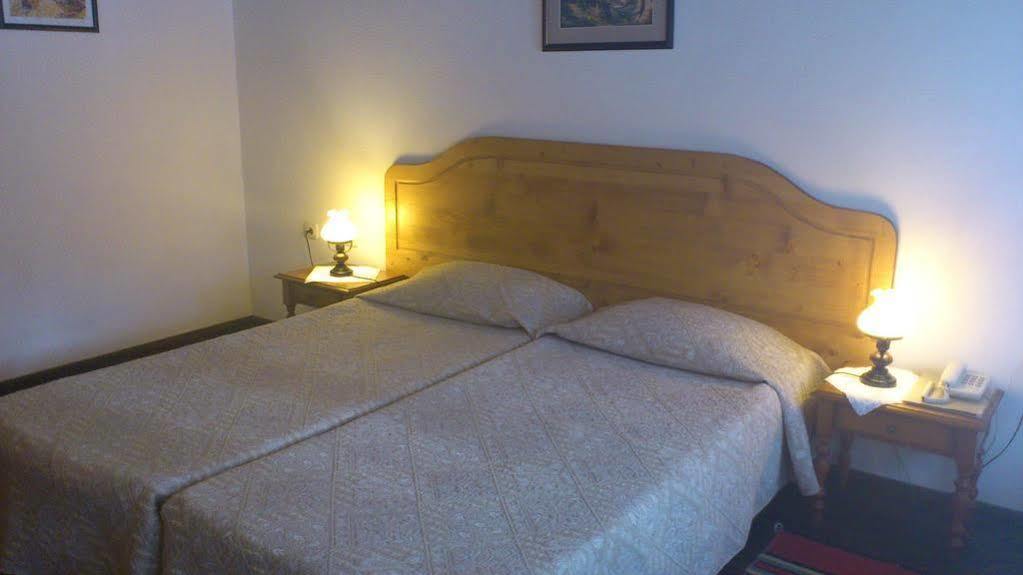 Family Hotel Fenerite Gabrovo Extérieur photo
