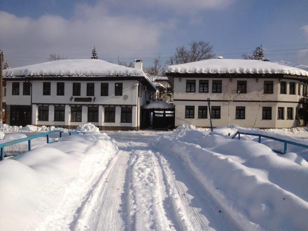Family Hotel Fenerite Gabrovo Extérieur photo