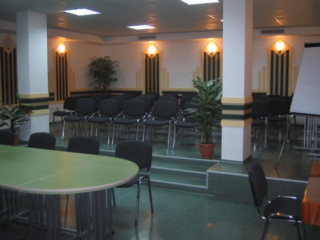 Family Hotel Fenerite Gabrovo Extérieur photo