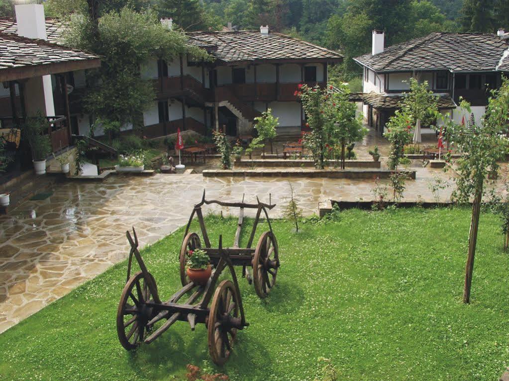 Family Hotel Fenerite Gabrovo Extérieur photo