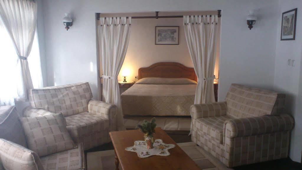Family Hotel Fenerite Gabrovo Extérieur photo