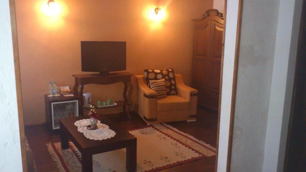 Family Hotel Fenerite Gabrovo Extérieur photo